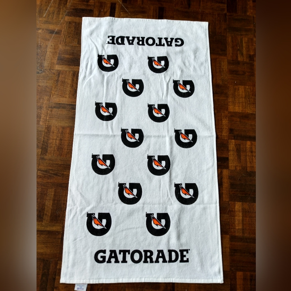 New Gatorade print Kids towel 42×22